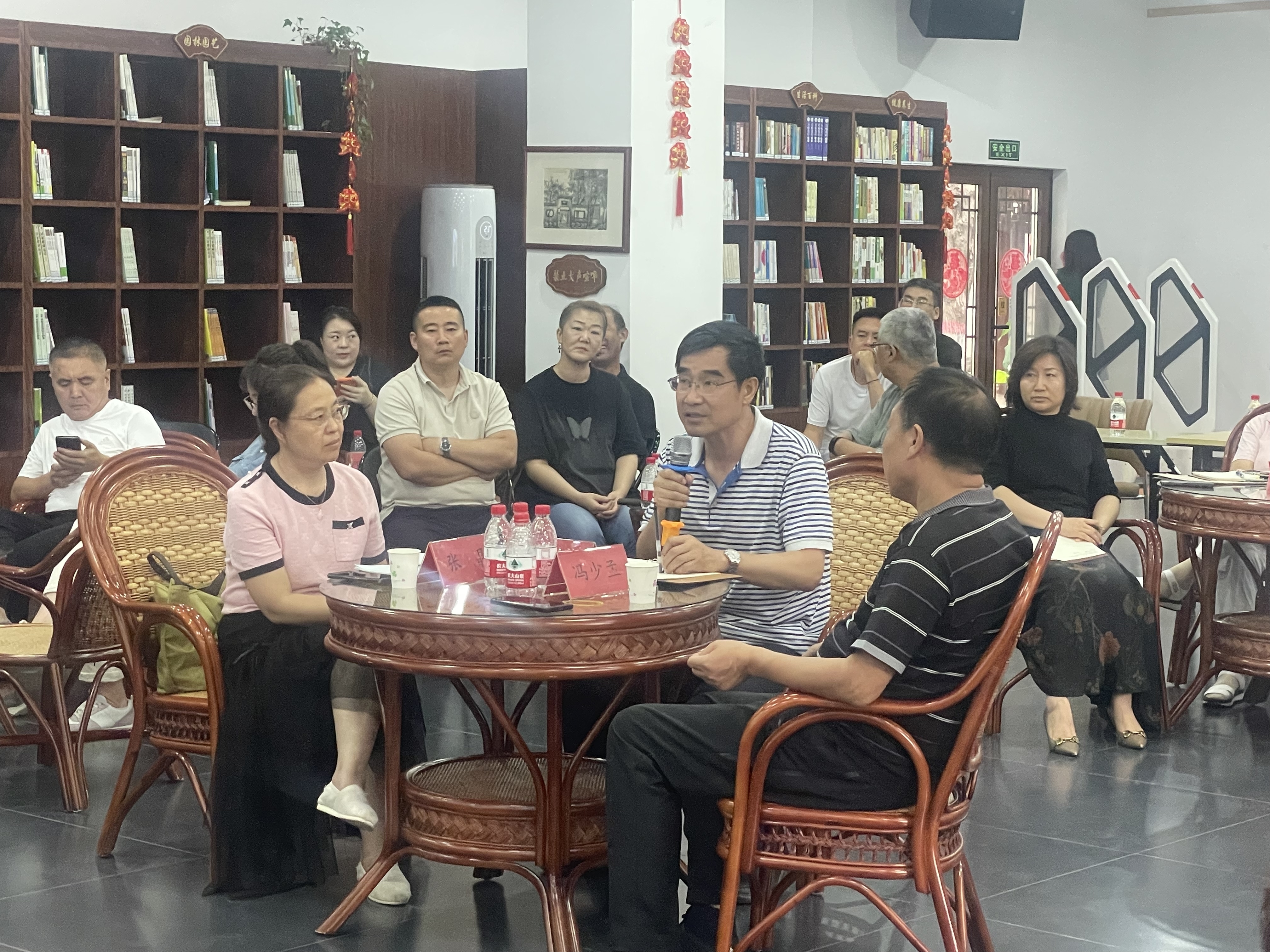 保定市园林绿化中心开展开云电竞市民园长座谈会(图3)